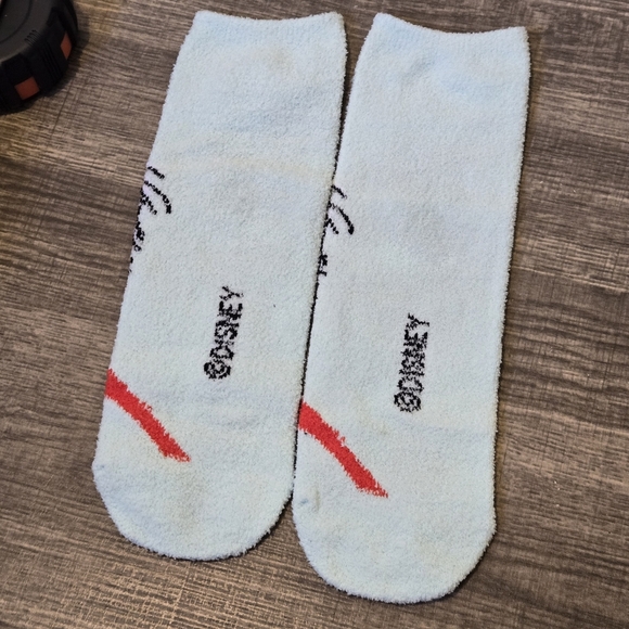 ๐๐ Jack Skellington Santa Fuzzy Socks - Picture 4 of 5